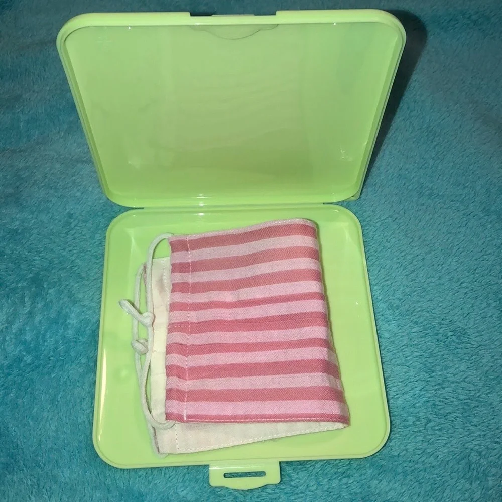 4 Mask Cases-Keep your masks clean! You can choose colors.
